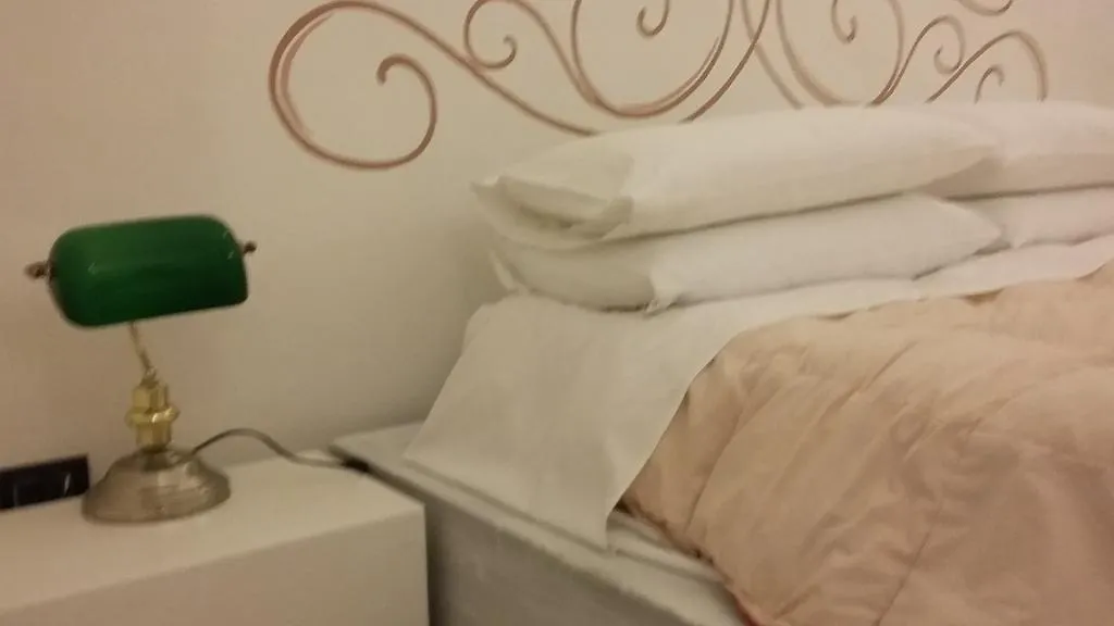 Azzurretta Guest House Lecce 2*,  Italy